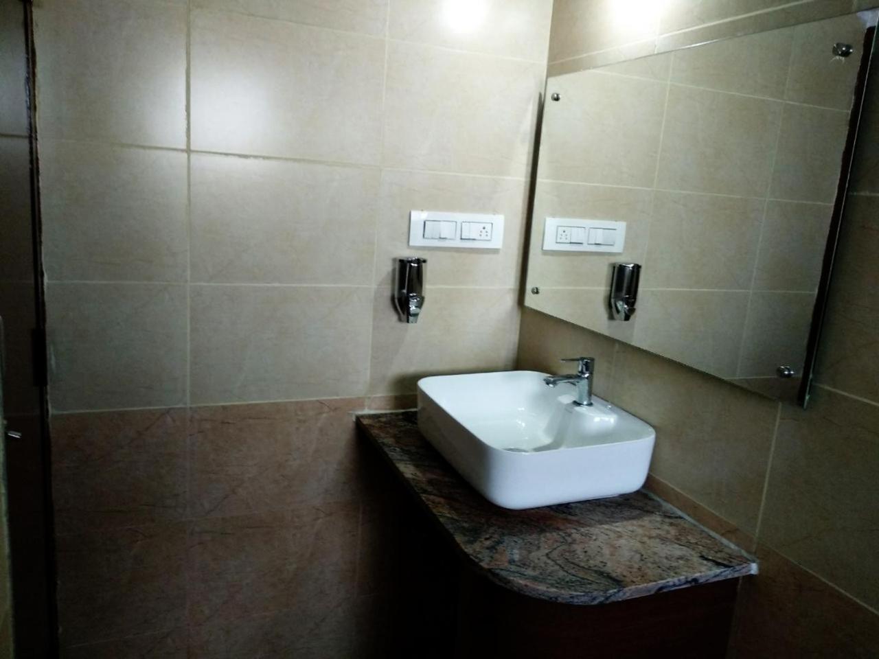 Coastal King Hotel Bangalore Bagian luar foto