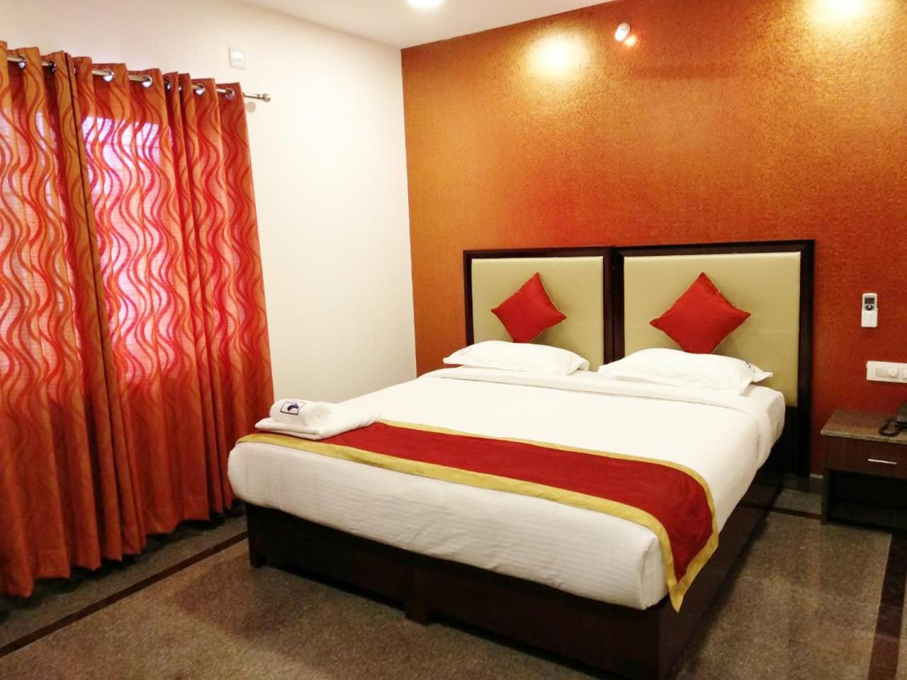 Coastal King Hotel Bangalore Bagian luar foto
